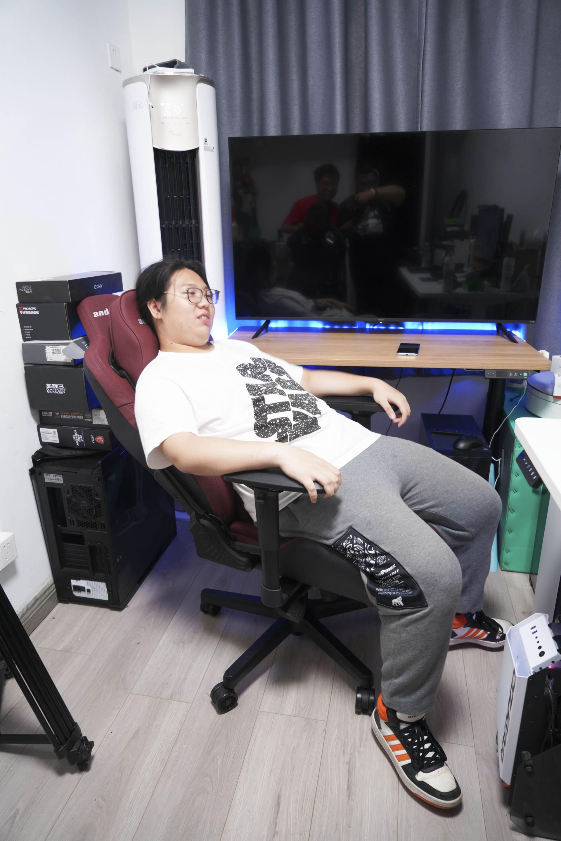 电竞椅坐着跟普通椅子有区别吗_电竞椅如何坐_电竞椅子坐着舒服吗